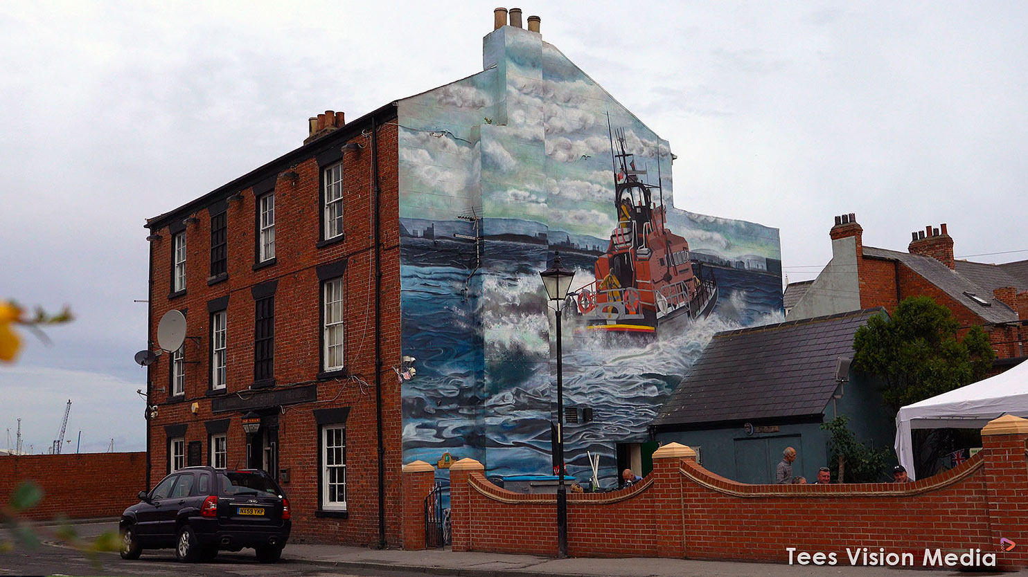 Hartlepool Headland – Headland Graffi Artwork on pub -Ship rescue art on public wall – Tees Vision Media – Tees Explorer Street art and ship rescue mural on pub wall in Hartlepool Headland – Tees Explorer local photography